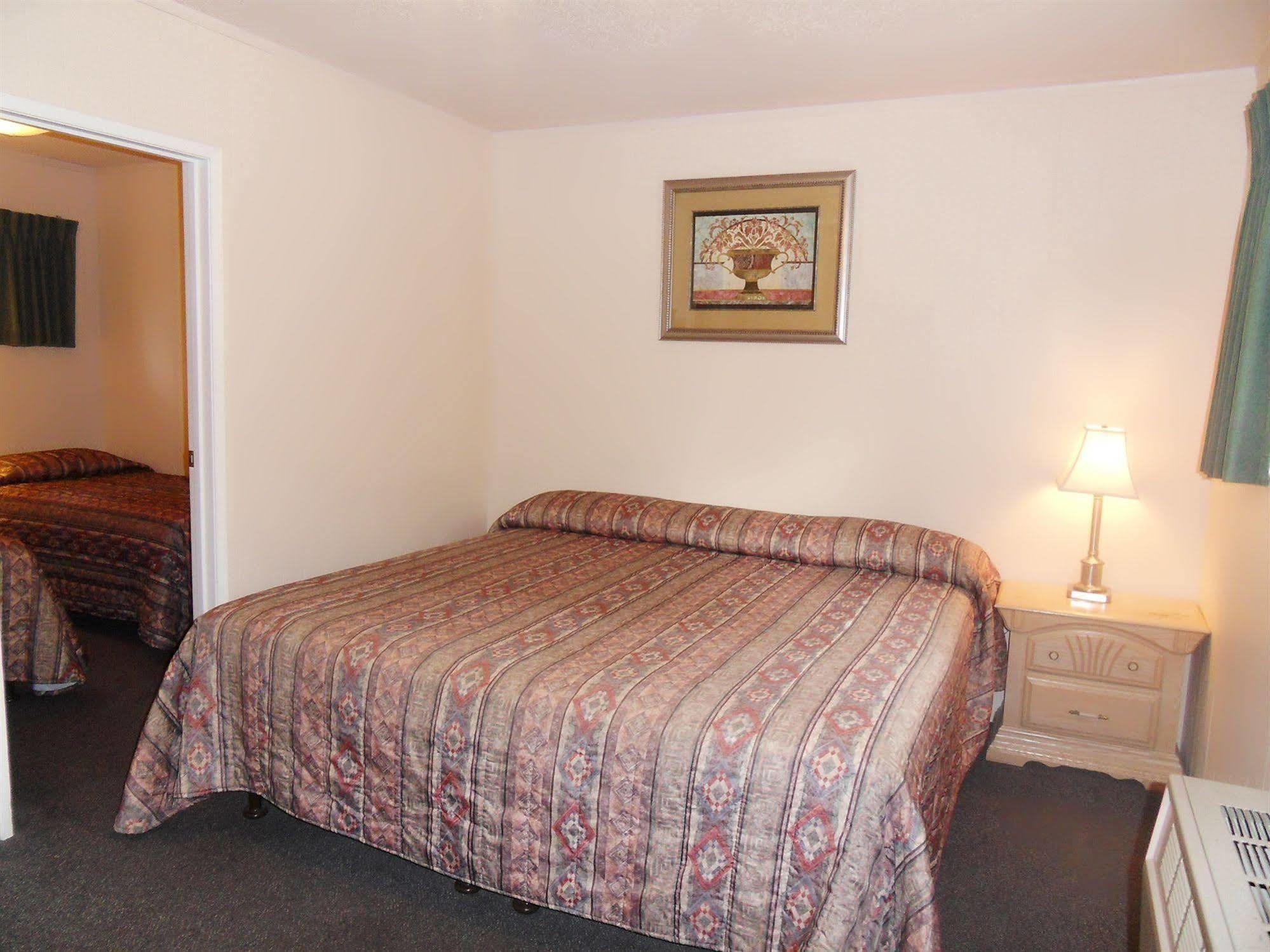 The Hitching Post Motel Pemberton Bagian luar foto