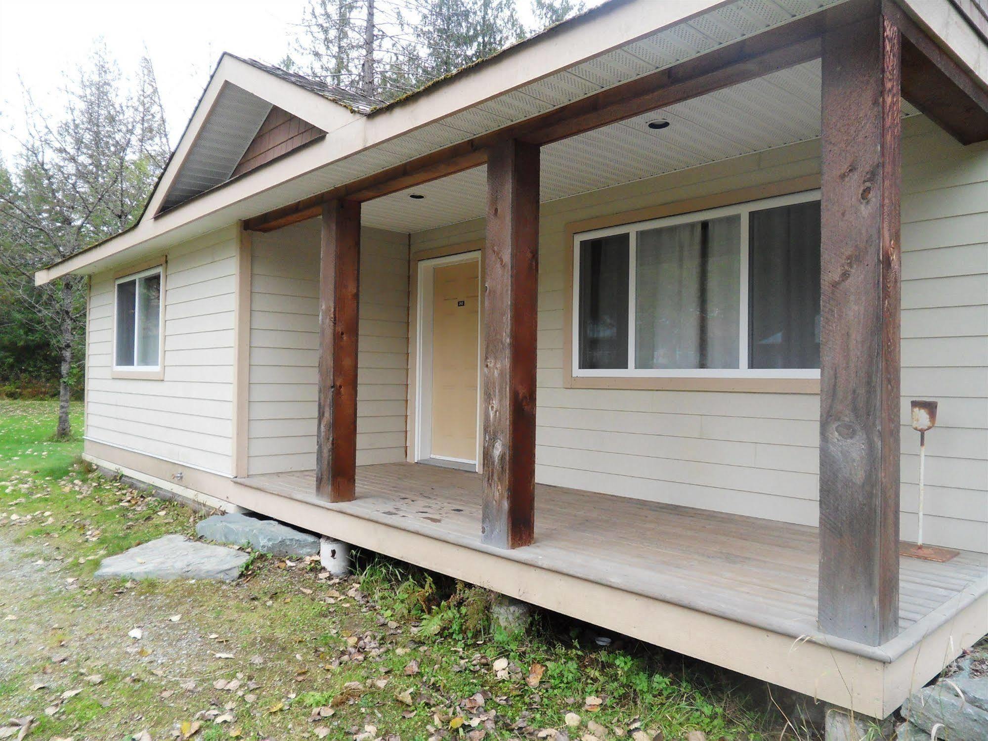 The Hitching Post Motel Pemberton Bagian luar foto