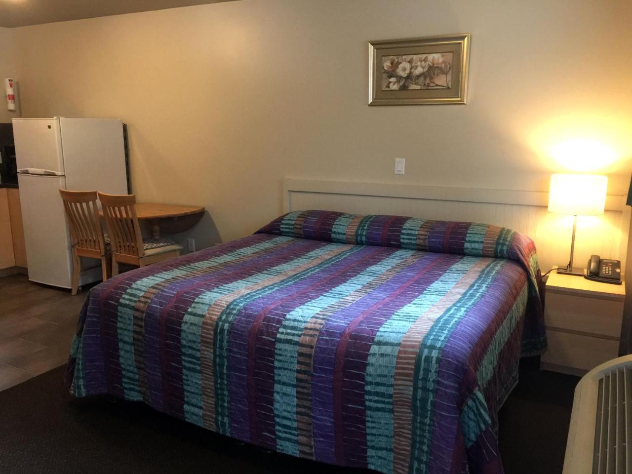 The Hitching Post Motel Pemberton Bagian luar foto