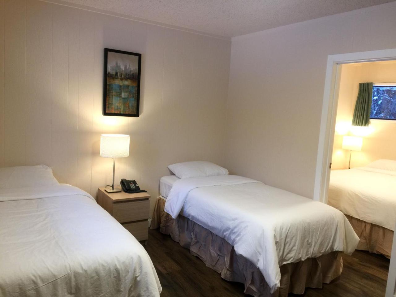 The Hitching Post Motel Pemberton Bagian luar foto